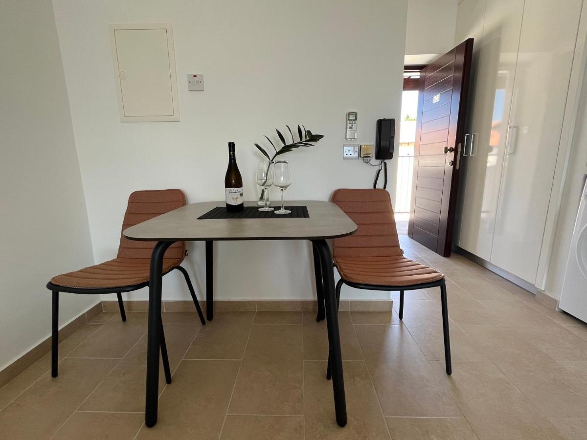 Papho'S Mare Apts Paphos Eksteriør billede
