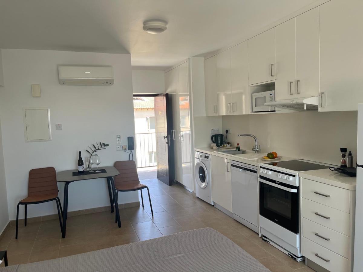 Papho'S Mare Apts Paphos Eksteriør billede