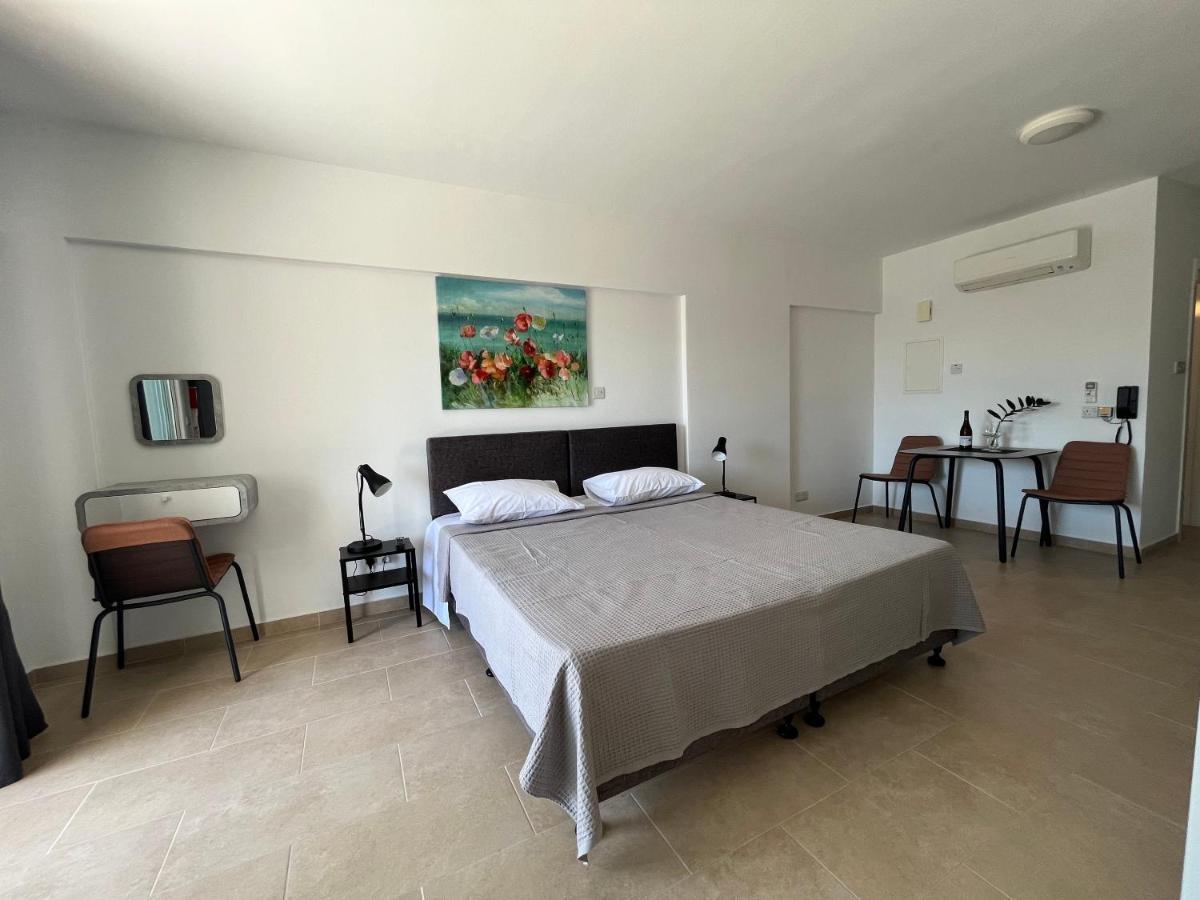 Papho'S Mare Apts Paphos Eksteriør billede